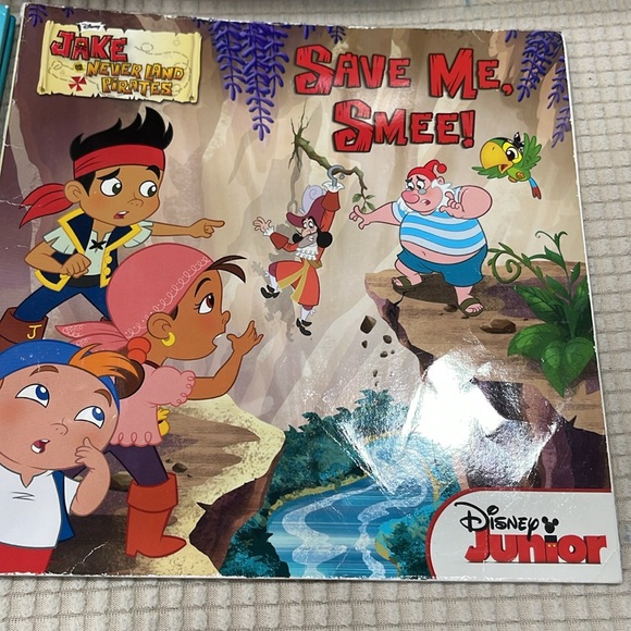 Jake the pirate books and wagon - Picture 4 of 6